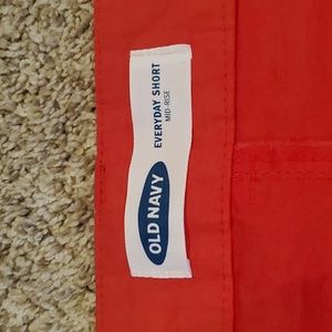 Old Navy Everyday Short Mid-Rise 5" inseam size 8 Red